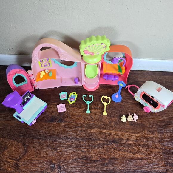Hasbro Other - Littlest Pet Shop Get Better Center Rescue Tails Playset Ambulance X-Ray Bunnies